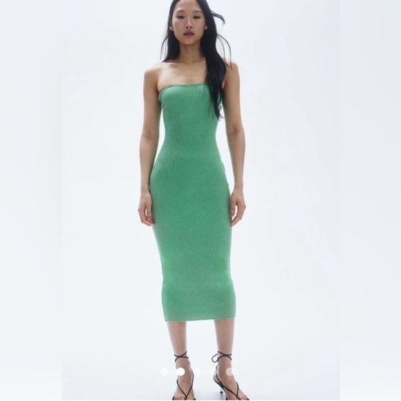 H&M Dresses & Skirts - H&M Light Green Ribbed Midi Dress